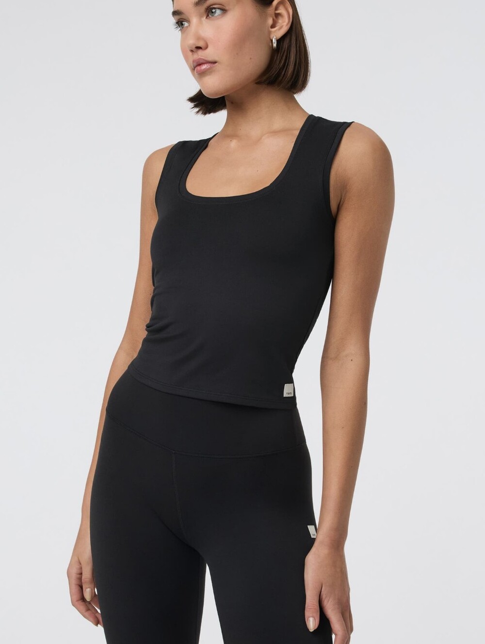 Vuori Halo essential scoop tank Solid Black Size S NEW